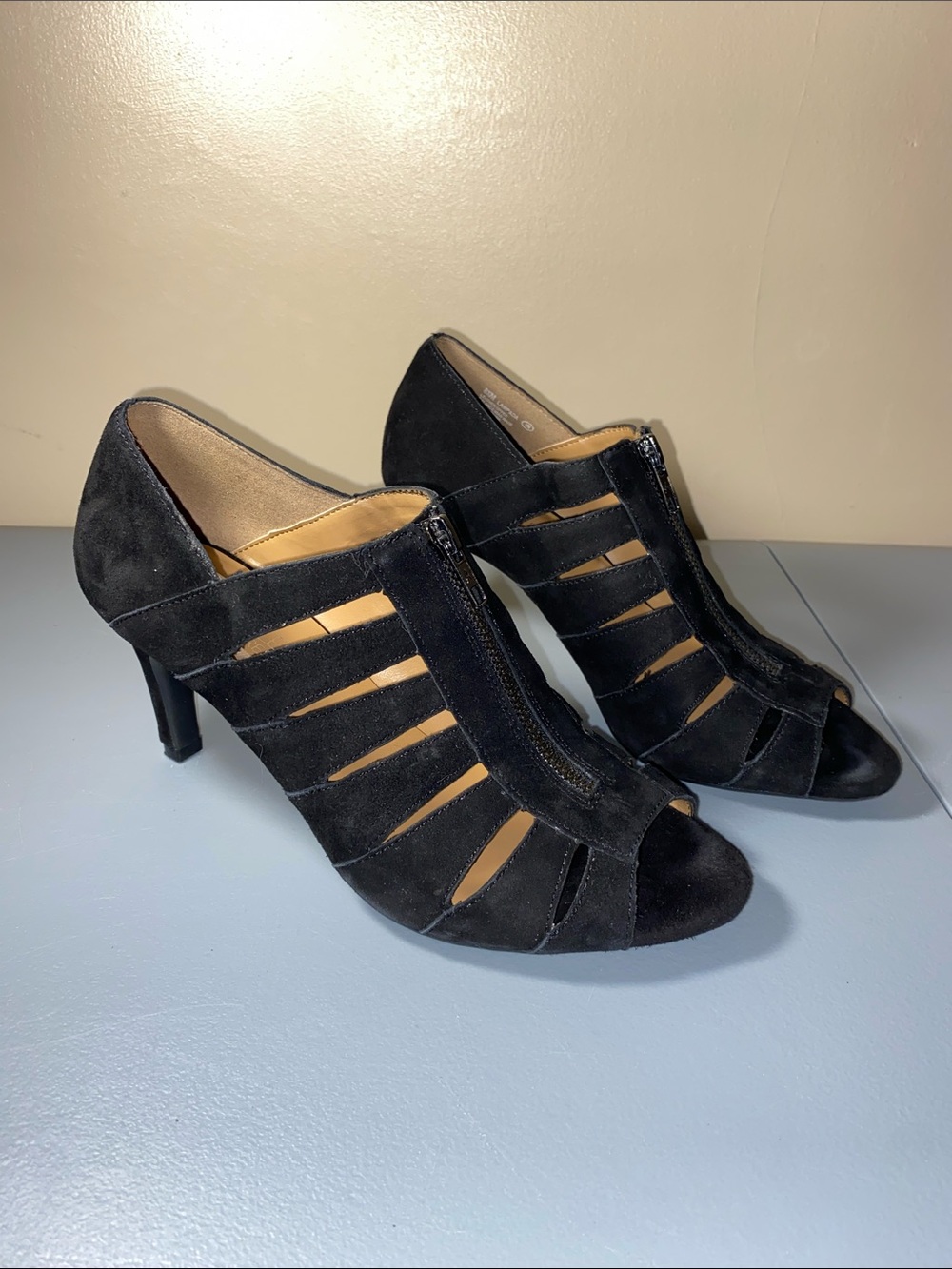 Women's Aerosoles Heelrest Black Suede Strappy Peep-Toe Heels
